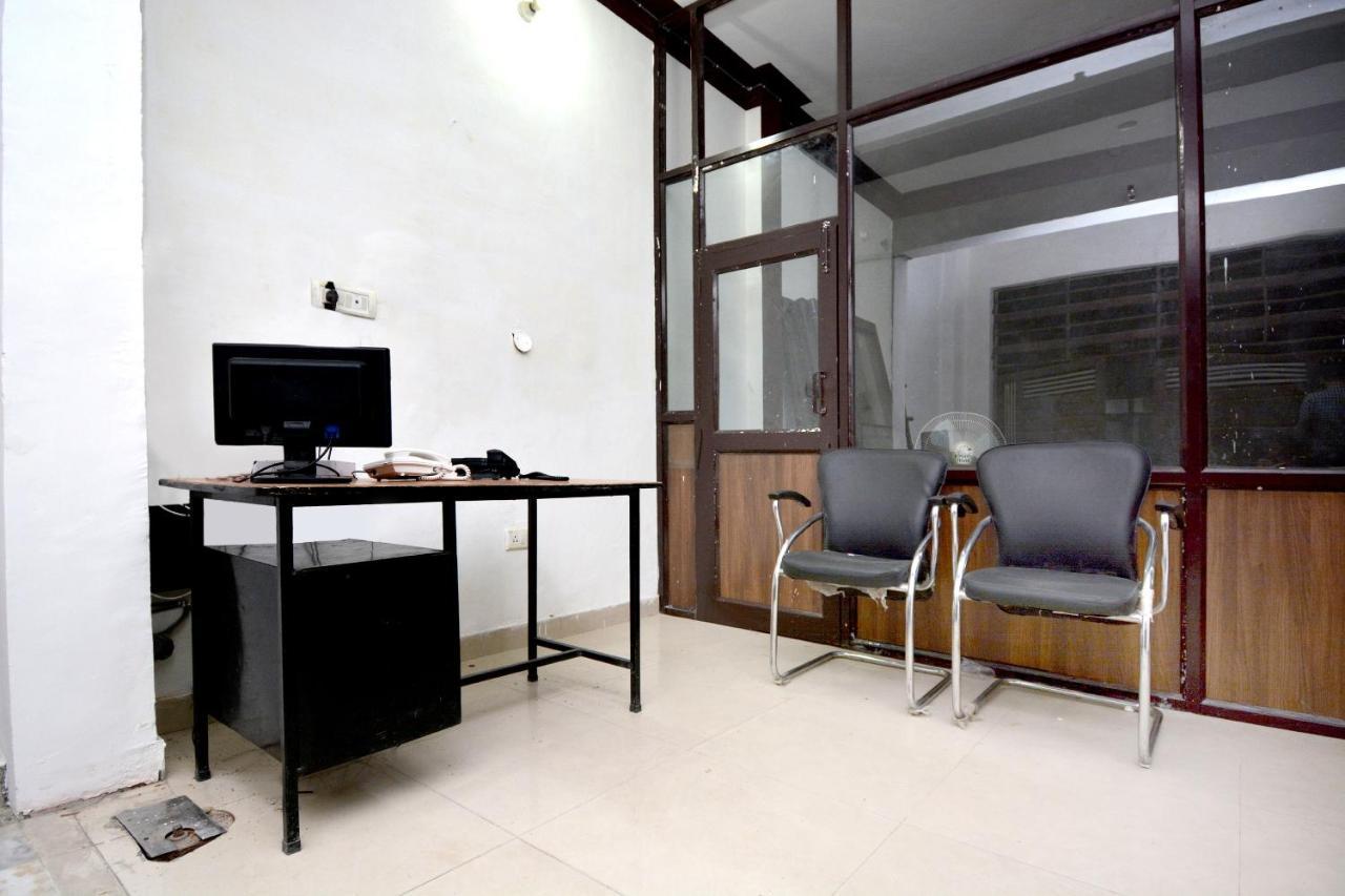 Oyo 40306 White House Jalandhar Exterior foto