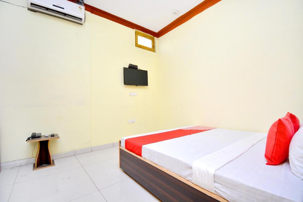 Oyo 40306 White House Jalandhar Exterior foto