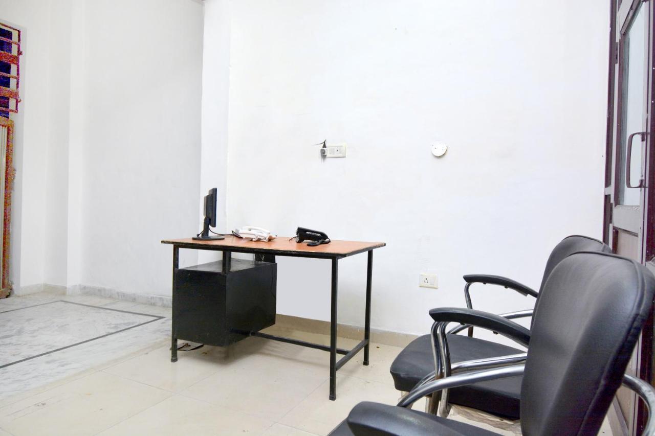 Oyo 40306 White House Jalandhar Exterior foto
