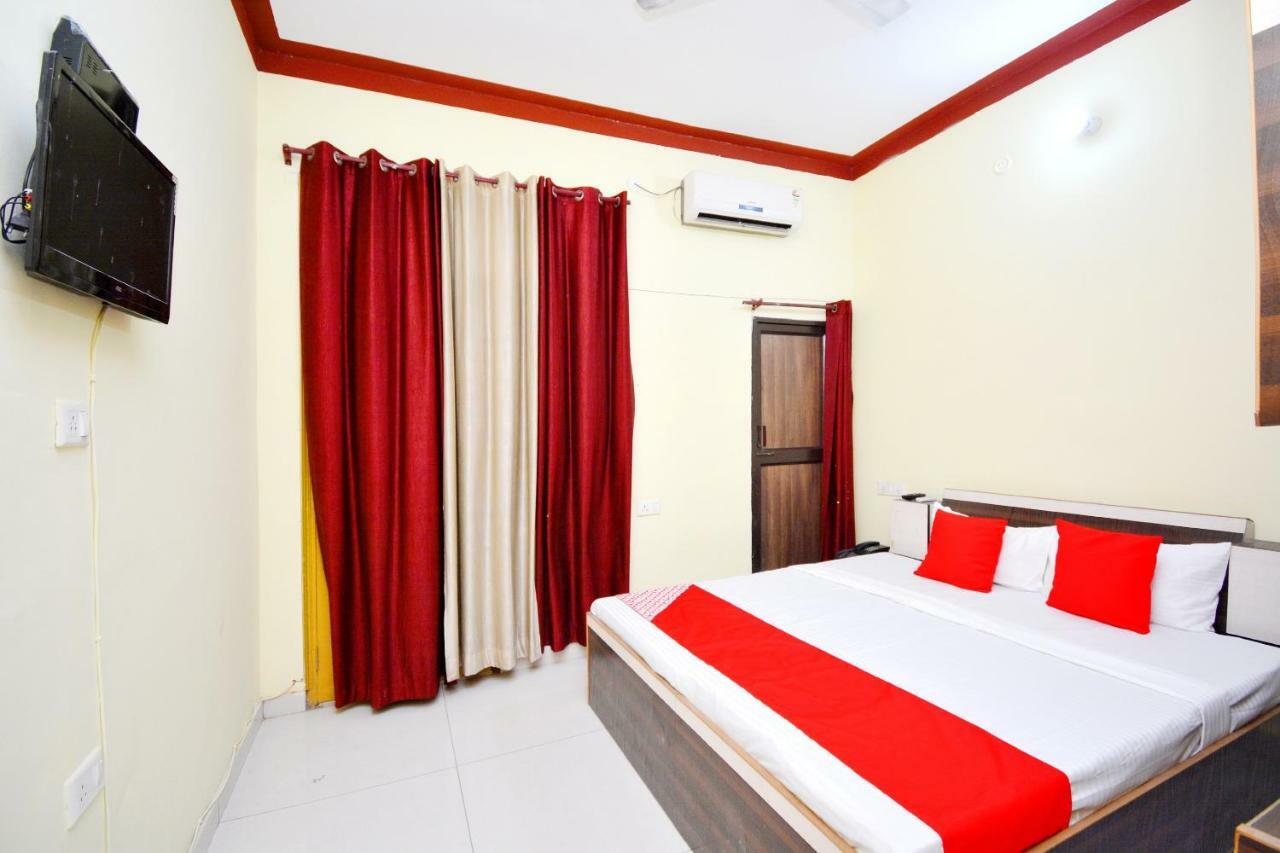 Oyo 40306 White House Jalandhar Exterior foto