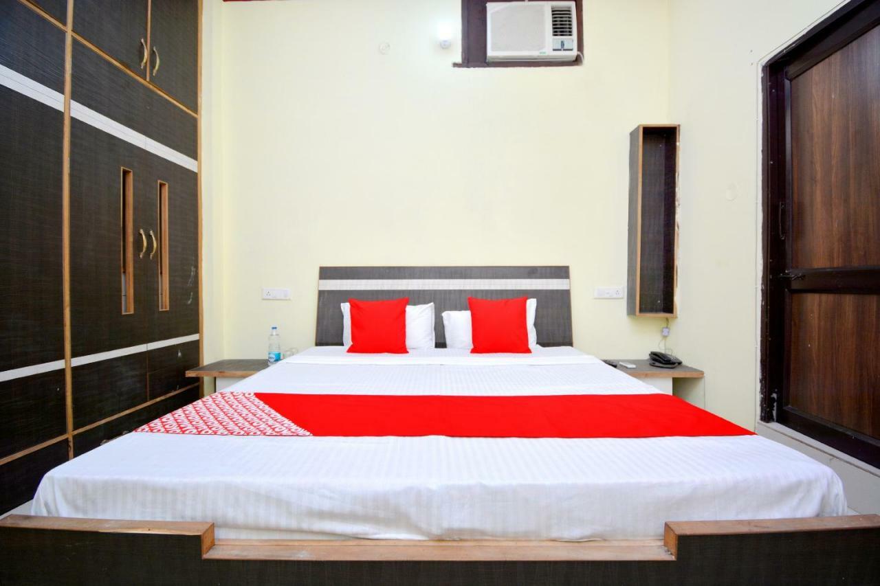 Oyo 40306 White House Jalandhar Exterior foto